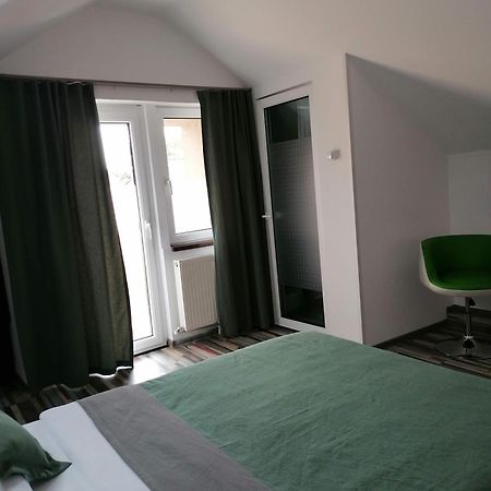 Rasnov Retreat Hotel Exterior photo
