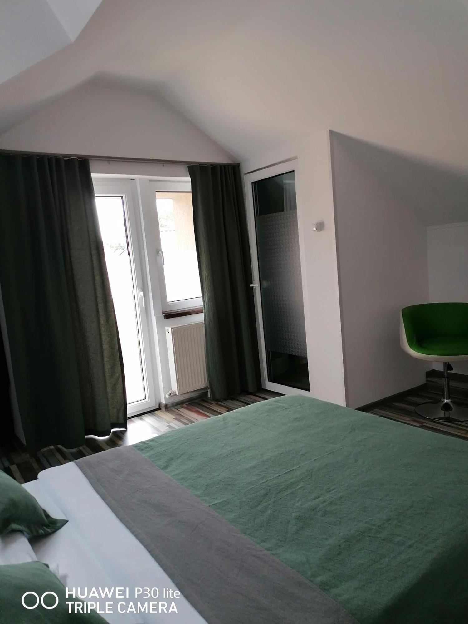 Rasnov Retreat Hotel Exterior photo