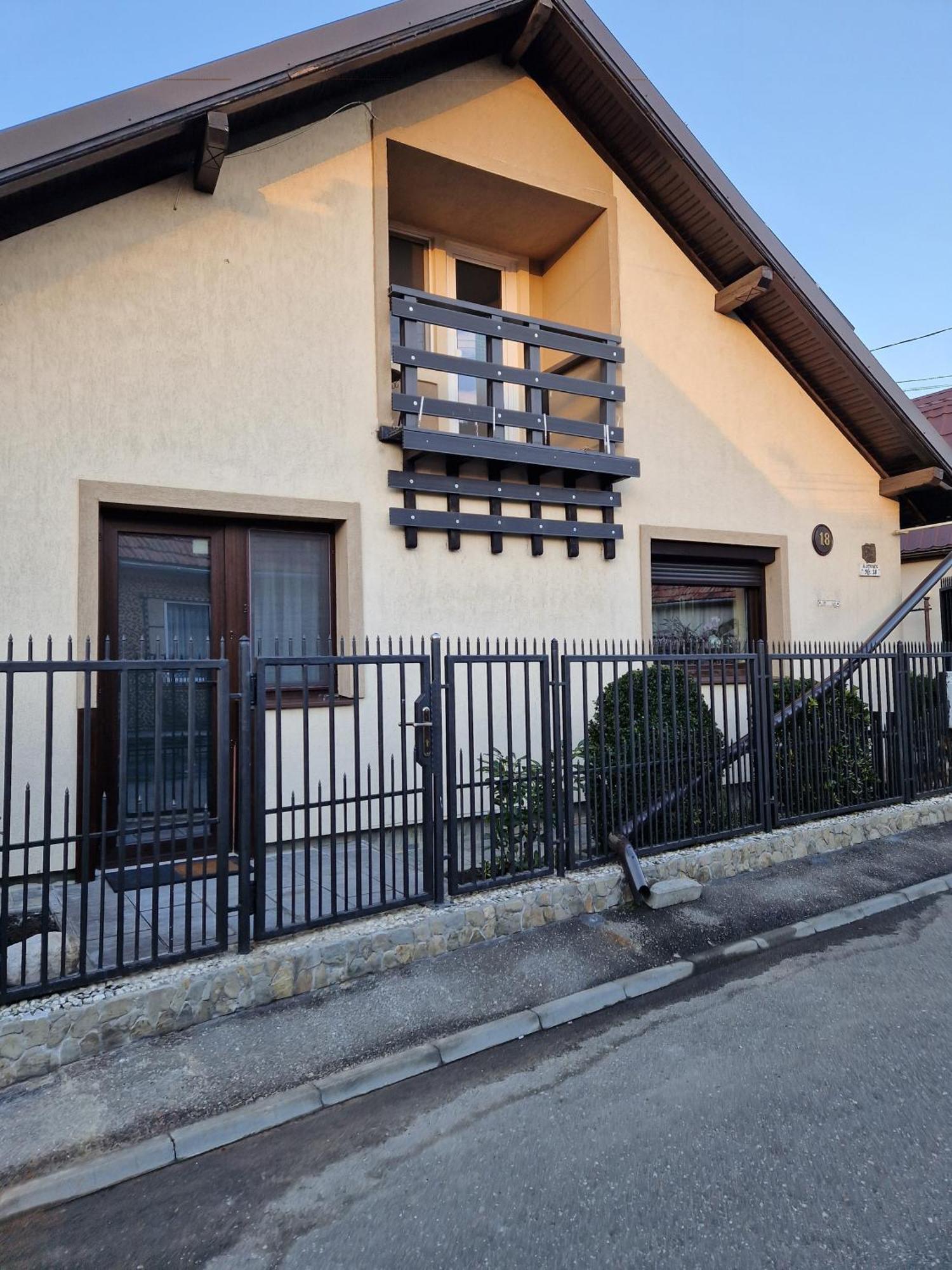 Rasnov Retreat Hotel Exterior photo
